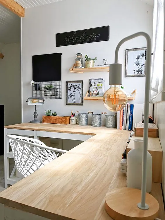 Bureau-dangle-3